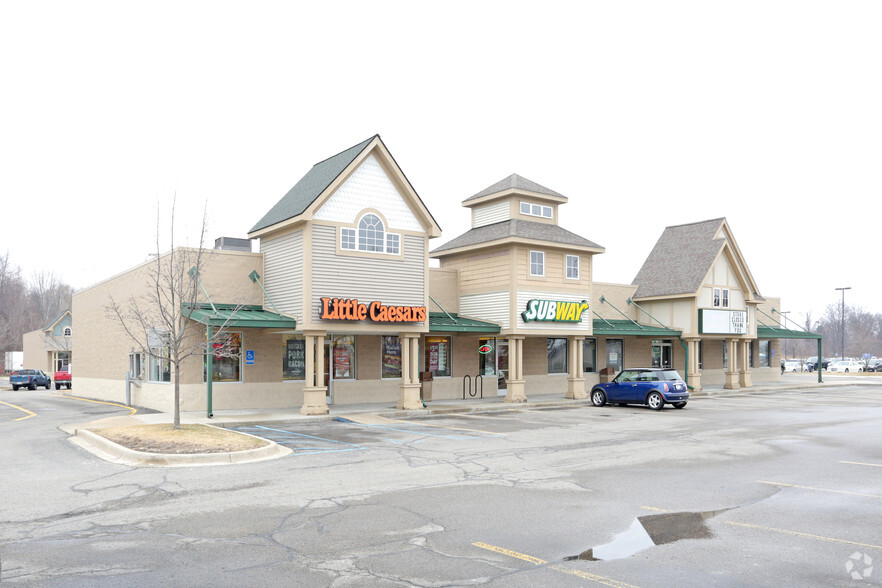 2600-2680 Pointe Tremble Rd, Algonac, MI à louer - Photo de l’immeuble – Image 3 sur 10