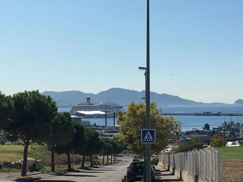 Bureau dans Marseille à louer - Photo de l’immeuble – Image 3 sur 20