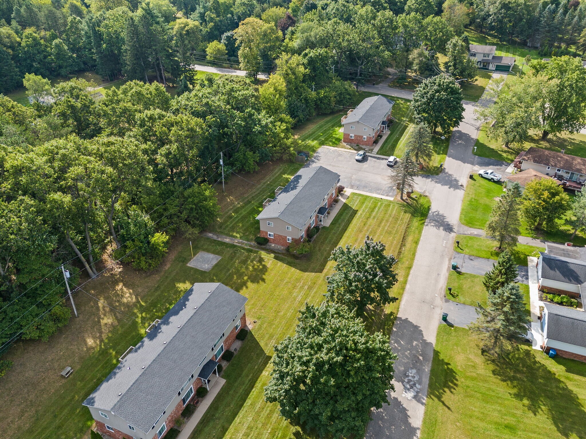 72-96 Village Ct, Ortonville, MI à vendre Photo de l’immeuble– Image 1 sur 19