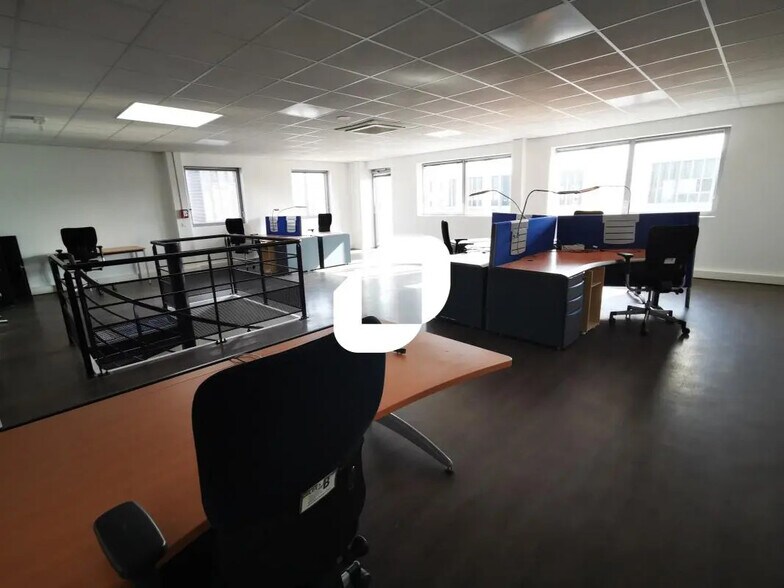 Bureau dans Collégien à louer - Photo intérieure – Image 2 sur 5