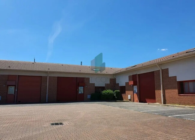 Plus de détails pour Local d’activités à vendre