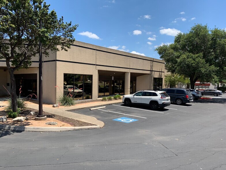 459-599 Spencer Ln, San Antonio, TX à louer - Photo de l’immeuble – Image 3 sur 31
