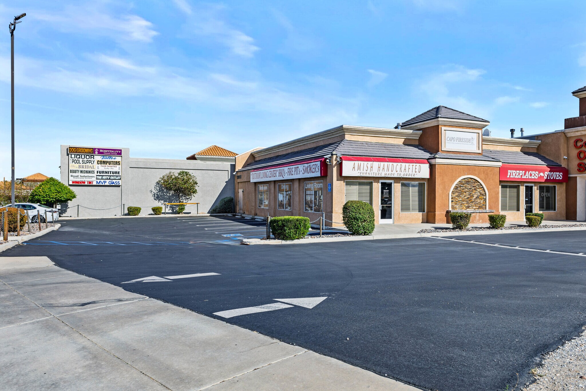 12033 Mariposa Rd, Hesperia, CA à louer Photo de l’immeuble– Image 1 sur 26