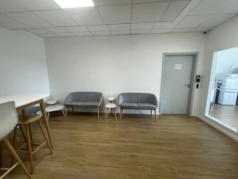 Bureau dans Tillé à louer - Photo de l’immeuble – Image 3 sur 9
