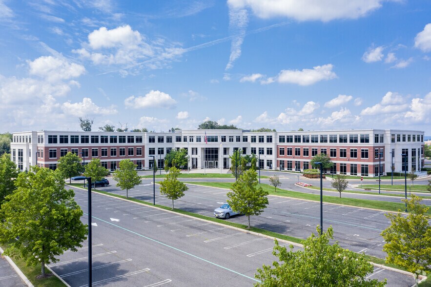 100 Tice Blvd, Woodcliff Lake, NJ à louer - Photo de l’immeuble – Image 2 sur 7