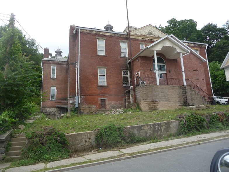 137-139 Linden Ave, Middletown, NY à louer - Photo de l’immeuble – Image 3 sur 6