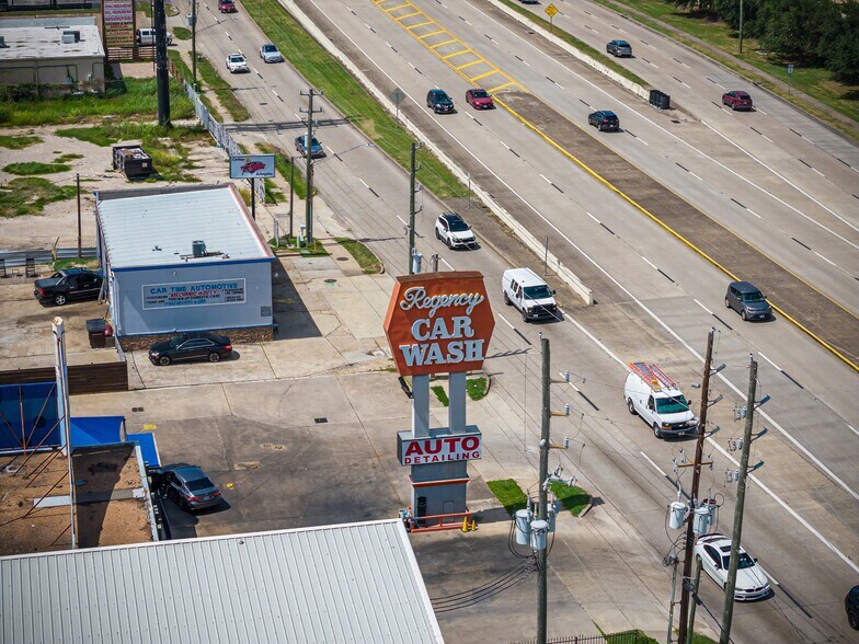 506 Highway 6 S, Houston, TX à vendre - Photo de l’immeuble – Image 2 sur 5