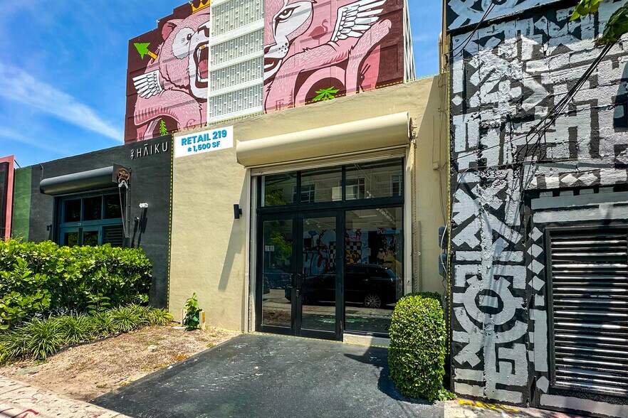 2300 NW 2nd Ave, Miami, FL à louer - Photo de l’immeuble – Image 2 sur 4