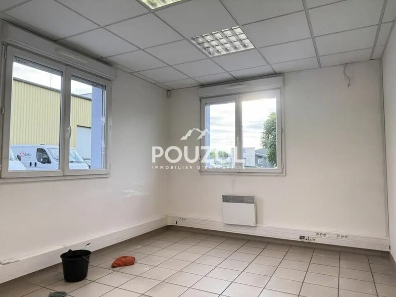 Local d’activités dans Clermont-Ferrand à louer - Photo de l’immeuble – Image 3 sur 13