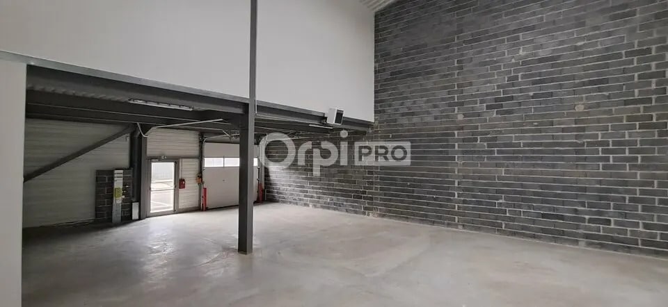 Local d’activités dans Pau à louer - Photo intérieure – Image 2 sur 11