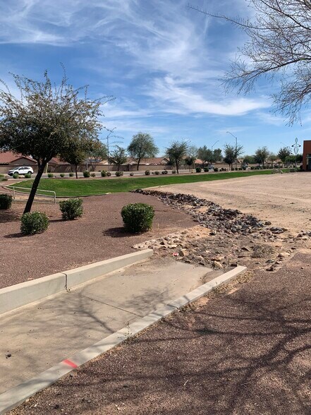 15800 N Litchfield Rd, Surprise, AZ à vendre - Photo de l’immeuble – Image 2 sur 8