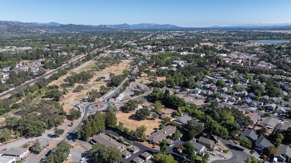 9551 Old Redwood Hwy, Windsor, CA à vendre - Aérien – Image 3 sur 10