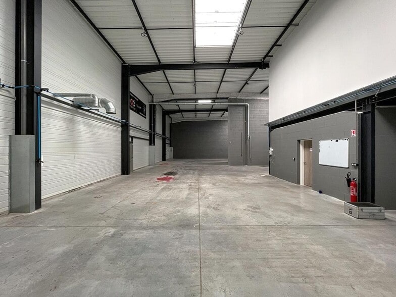 6 Rue D'Arsonval, Chassieu à louer - Photo intérieure – Image 3 sur 10