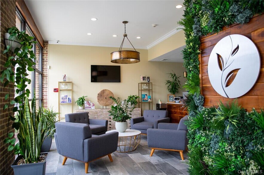 223 E Park Ave, Long Beach, NY à vendre - Photo de l’immeuble – Image 3 sur 11