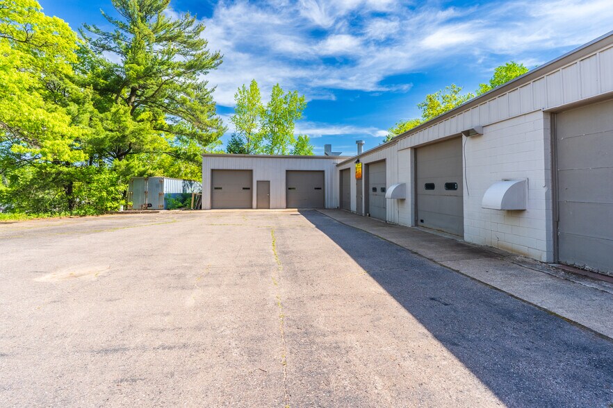 459 Southgate Dr, Tomahawk, WI à vendre - Photo de l’immeuble – Image 3 sur 26