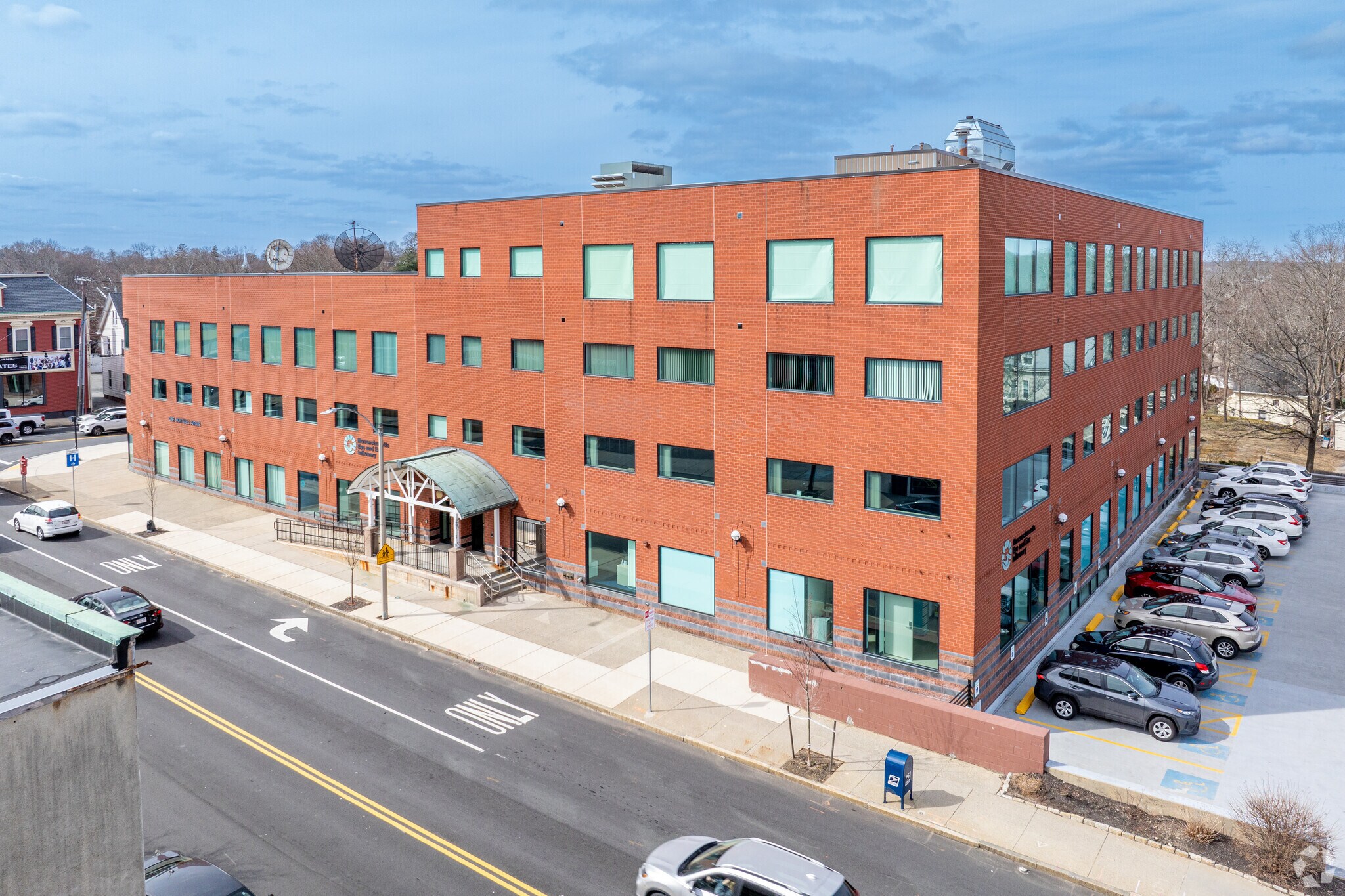 1 Montvale Ave, Stoneham, MA à louer Photo principale– Image 1 sur 6