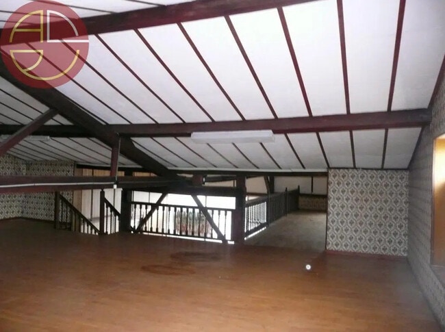 Plus de détails pour Local commercial à louer