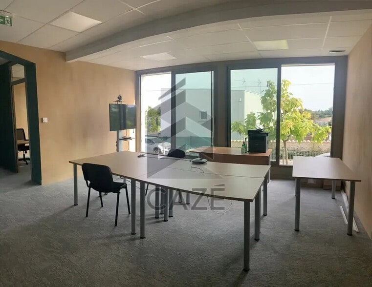 Bureau dans Villenave-d'Ornon à louer - Photo de l’immeuble – Image 3 sur 5