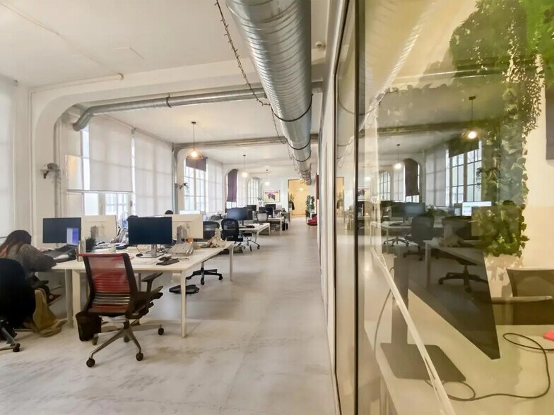 Bureau dans Paris à louer - Photo de l’immeuble – Image 2 sur 7