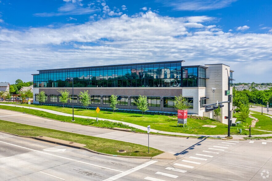 7330 Stonebrook Pky, Frisco, TX à louer - Photo de l’immeuble – Image 2 sur 35