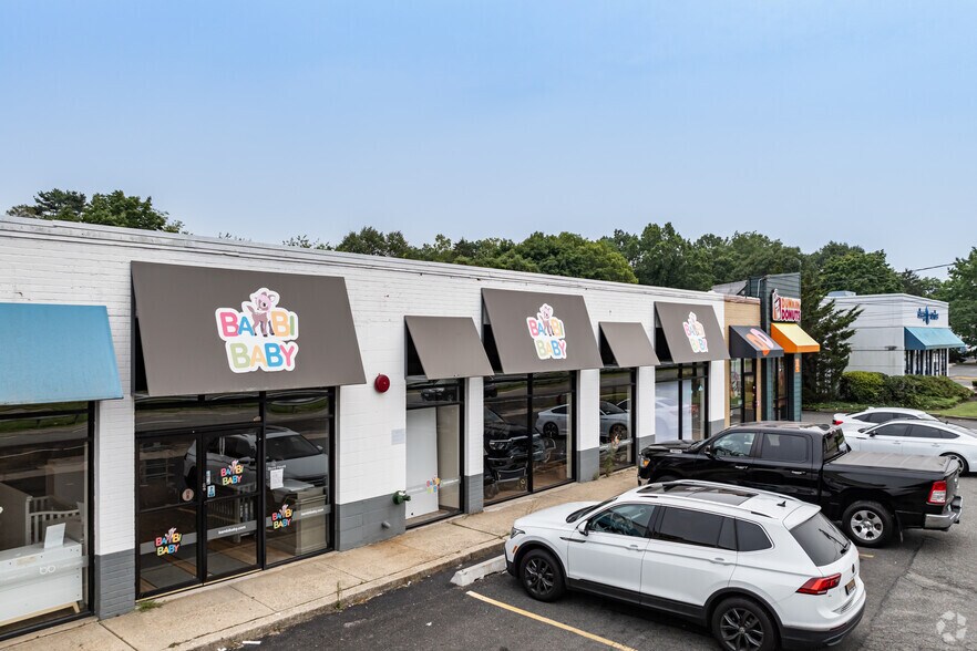 516 Walt Whitman Rd, Melville, NY à louer - Photo de l’immeuble – Image 2 sur 3