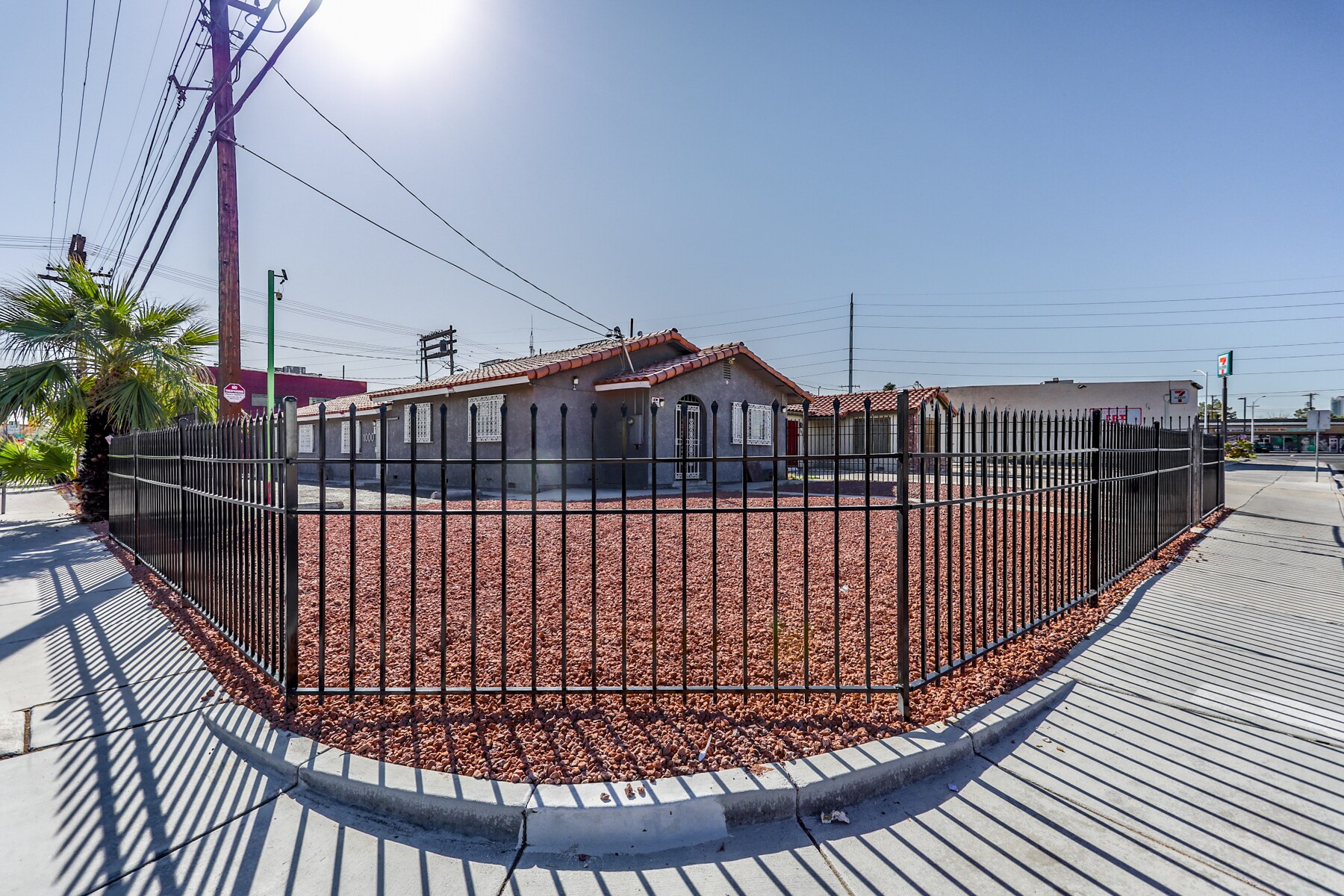 703 S 10th St, Las Vegas, NV à vendre Photo de l’immeuble– Image 1 sur 52