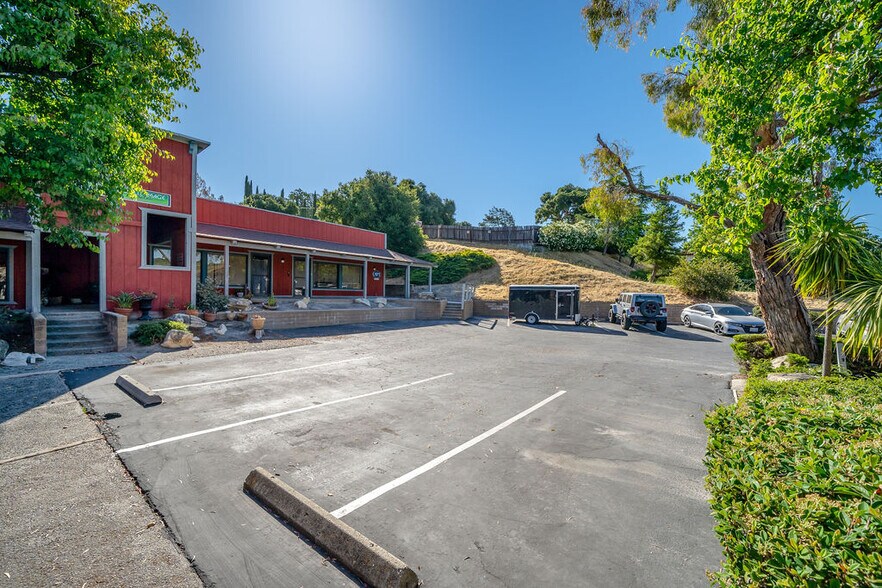 4401 El Camino Real, Atascadero, CA à louer - Photo de l’immeuble – Image 2 sur 21