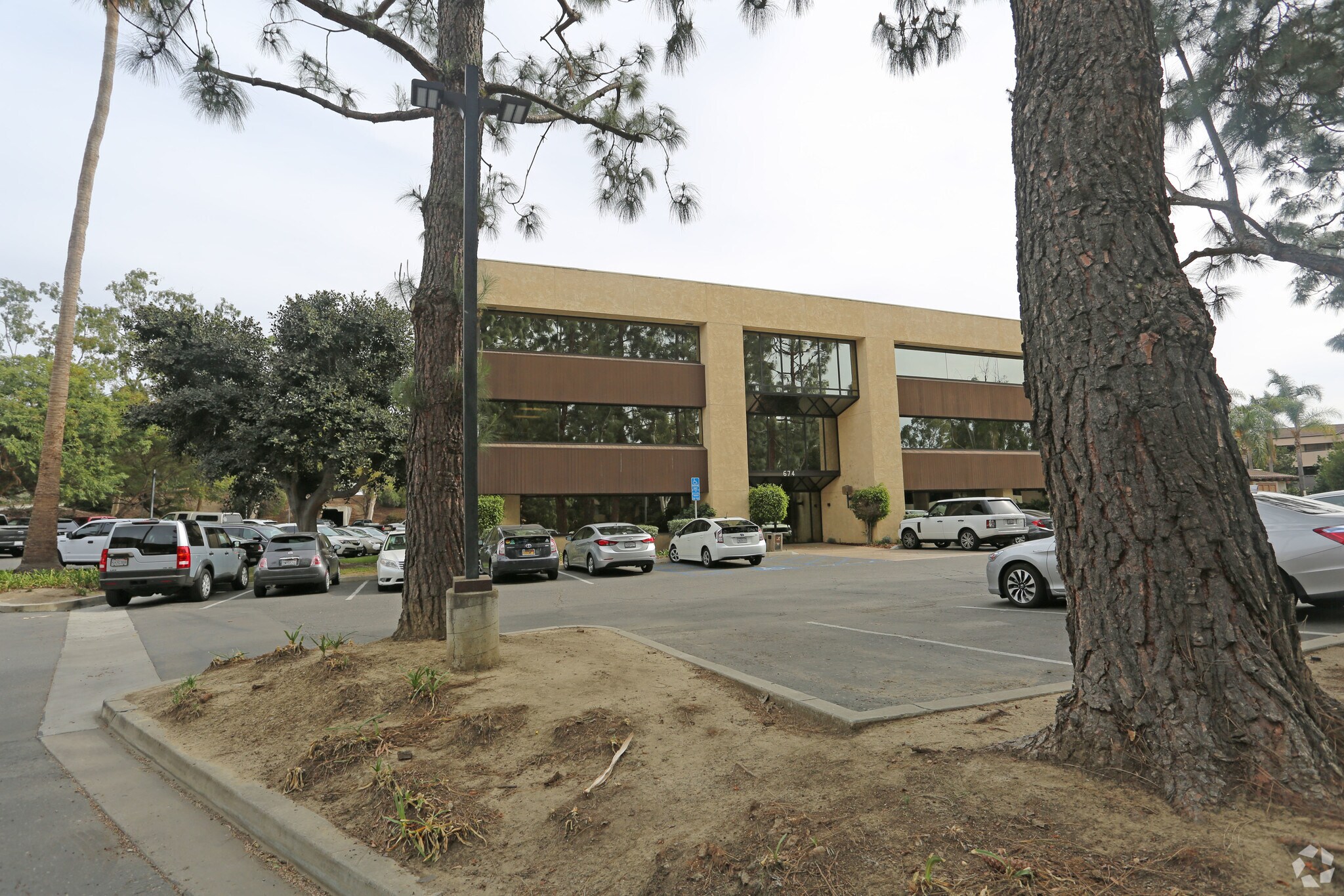 674 County Square Dr, Ventura, CA à vendre Photo principale– Image 1 sur 25