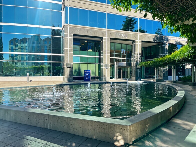 1255 Treat Blvd, Walnut Creek, CA à louer - Photo de l’immeuble – Image 3 sur 15
