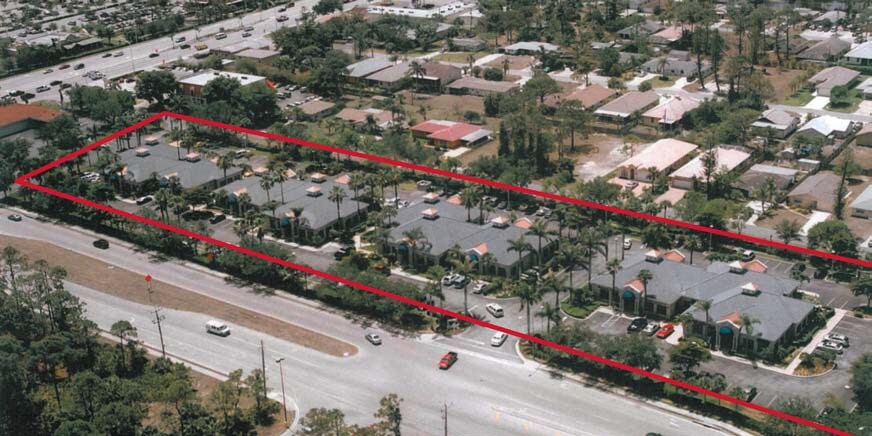 870 111th Ave N, Naples, FL à louer - Aérien – Image 3 sur 14