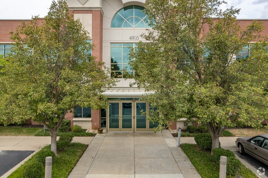 4910 Corporate Centre Dr, Lawrence, KS à louer - Photo de l’immeuble – Image 3 sur 5