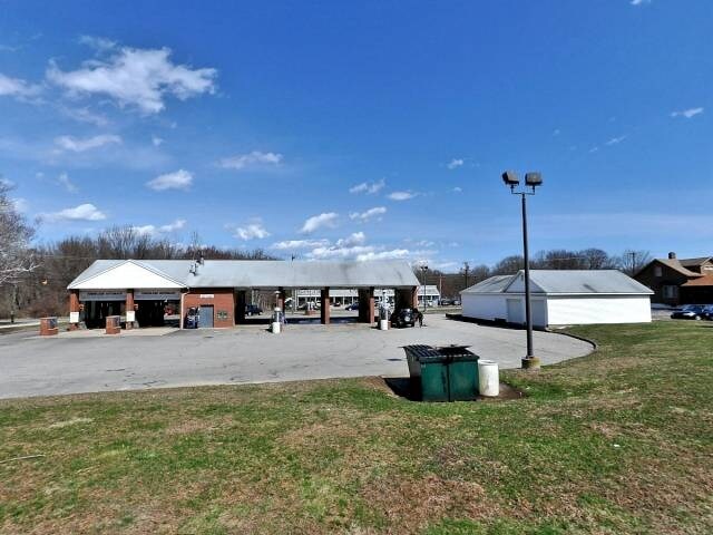 924 Norwich New London Tpke, Uncasville, CT à vendre - Photo de l’immeuble – Image 1 sur 2