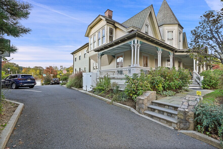 413-415 Bedford Rd, Pleasantville, NY à vendre - Photo de l’immeuble – Image 2 sur 31