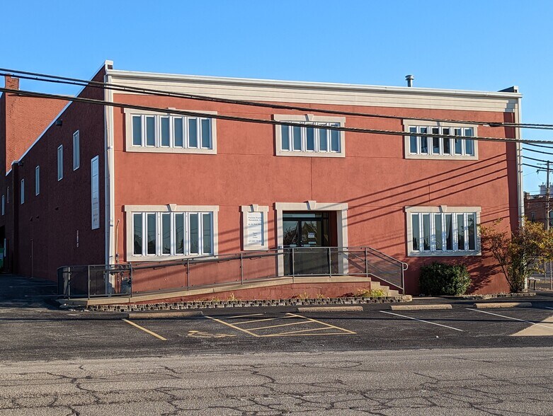 222 W Main St, Belleville, IL à louer - Photo de l’immeuble – Image 2 sur 6