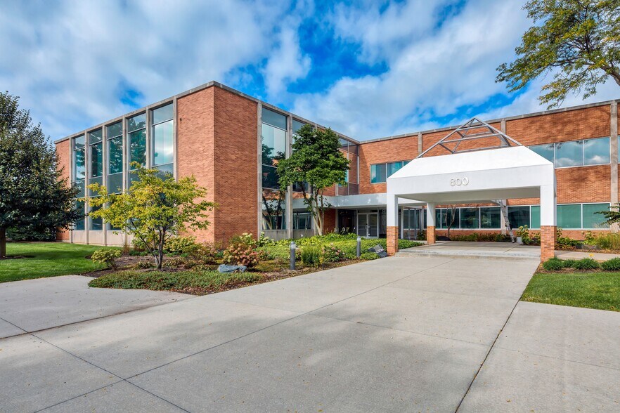 800 Jorie Blvd, Oak Brook, IL à louer - Photo principale – Image 1 sur 6