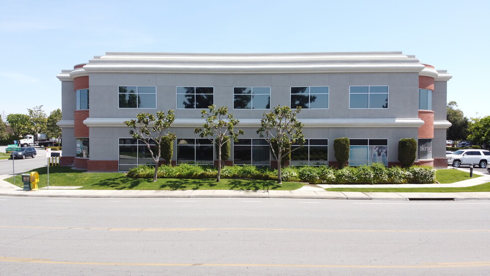 1500 Haggin Oaks Blvd, Bakersfield, CA à louer - Photo de l’immeuble – Image 3 sur 6