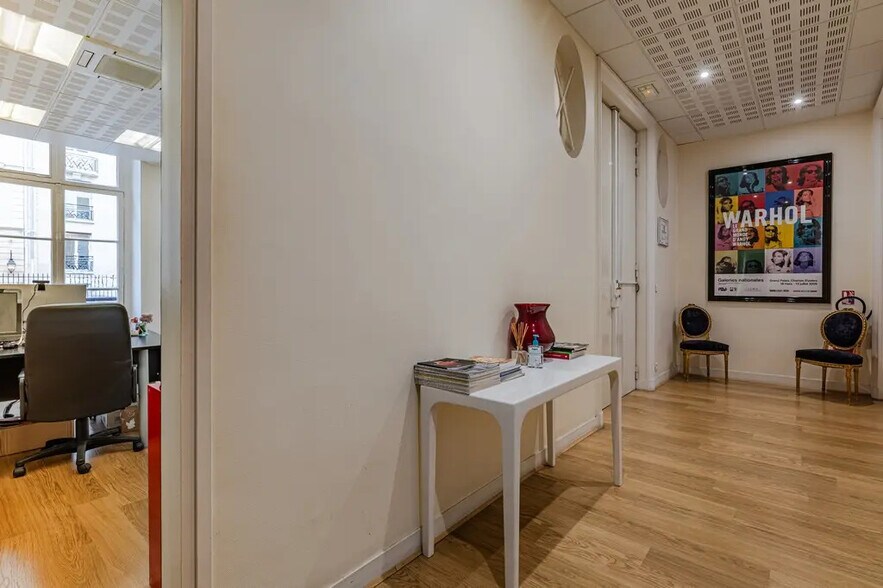 Bureau dans Paris à louer - Photo de l’immeuble – Image 2 sur 4