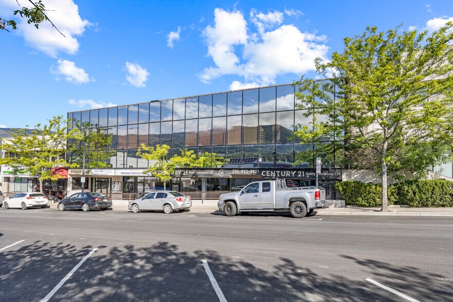 351-391 Hudson St NW, Salmon Arm, BC à vendre - Photo de l’immeuble – Image 3 sur 9