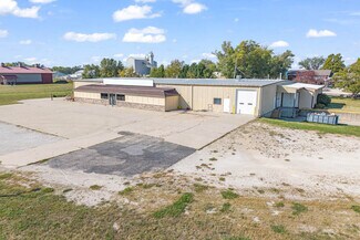 Plus de détails pour 1106 N 10th St, Winterset, IA - Local d’activités à vendre