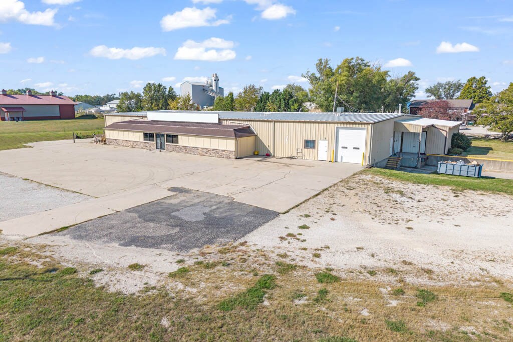1106 N 10th St, Winterset, IA à vendre Photo de l’immeuble– Image 1 sur 32