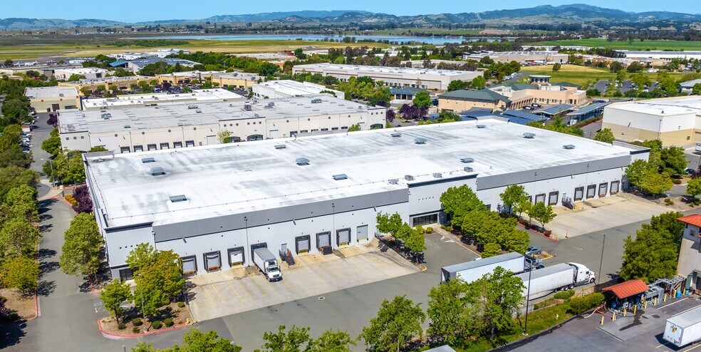 770 Skyway Ct, Napa, CA à louer - Photo de l’immeuble – Image 3 sur 8