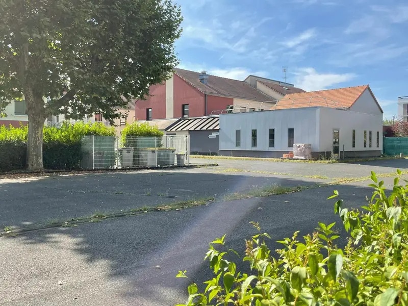 Bureau dans Montmorency à louer Photo de l’immeuble– Image 1 sur 18