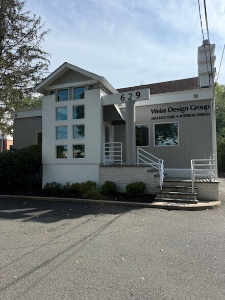 629 W Mount Pleasant Ave, Livingston, NJ à louer - Photo de l’immeuble – Image 2 sur 4