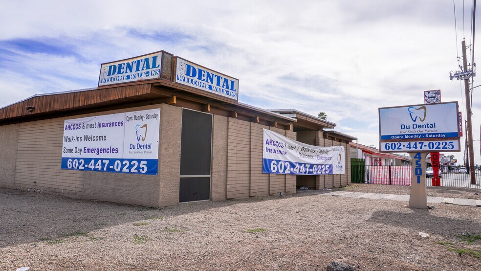 4501 W Indian School Rd, Phoenix, AZ à louer - Photo de l’immeuble – Image 1 sur 1