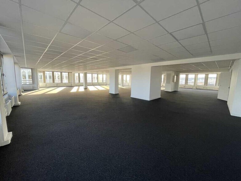 Bureau dans Rouen à louer - Photo de l’immeuble – Image 2 sur 9