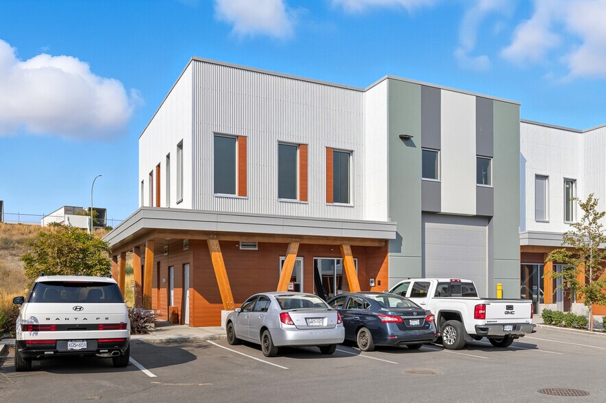 2171 Optic Crt, Kelowna, BC à louer - Photo de l’immeuble – Image 2 sur 19