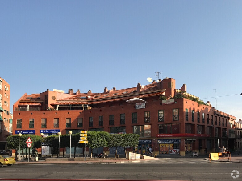 Calle Don Juan i, I 30, Alcalá de Henares, Madrid à vendre - Photo de l’immeuble – Image 2 sur 2