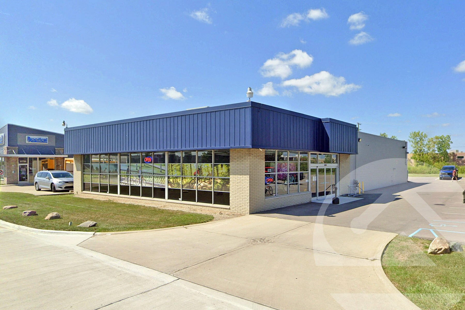 22720 Allen Rd, Trenton, MI à louer Photo principale– Image 1 sur 2