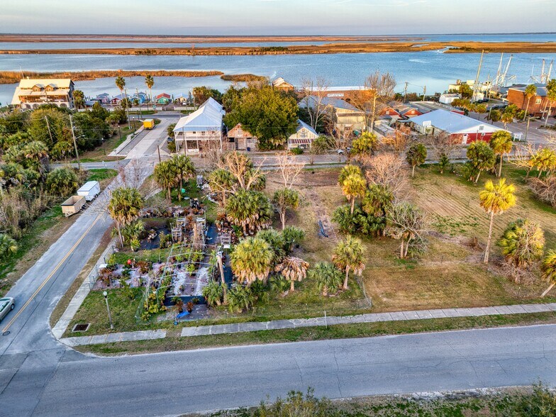 Market Street, Apalachicola, FL à vendre - Photo principale – Image 3 sur 4