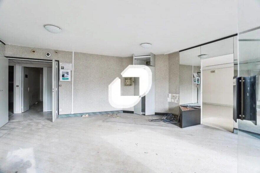 Bureau dans Lognes à louer - Photo de l’immeuble – Image 2 sur 6